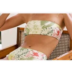 NEW! Kenny Flowers THE Ubud SPF Strapless Bandeau Bikini Top Floral Size Small